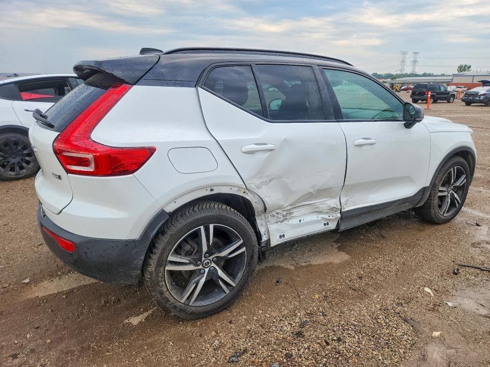 2019 VOLVO XC40 T5 R-DESIGN 3