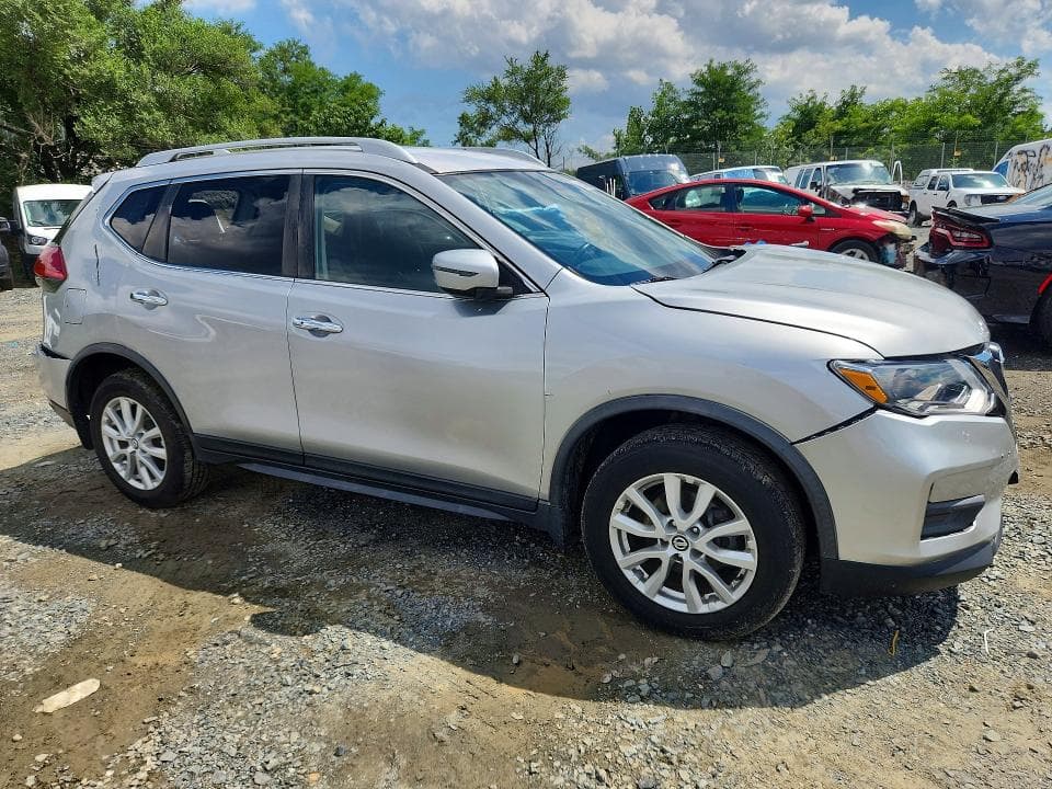 2017 NISSAN ROGUE SV 4