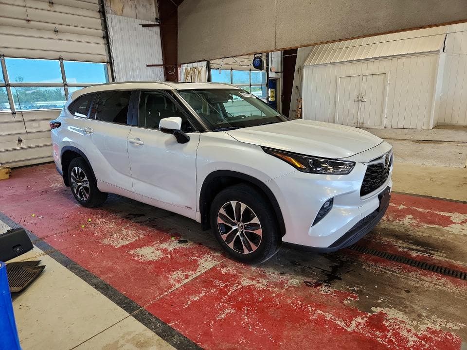 2025 TOYOTA HIGHLANDER HYBRID XLE 4