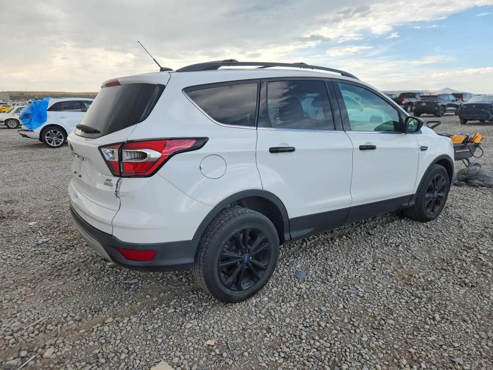 2017 FORD ESCAPE SE 3