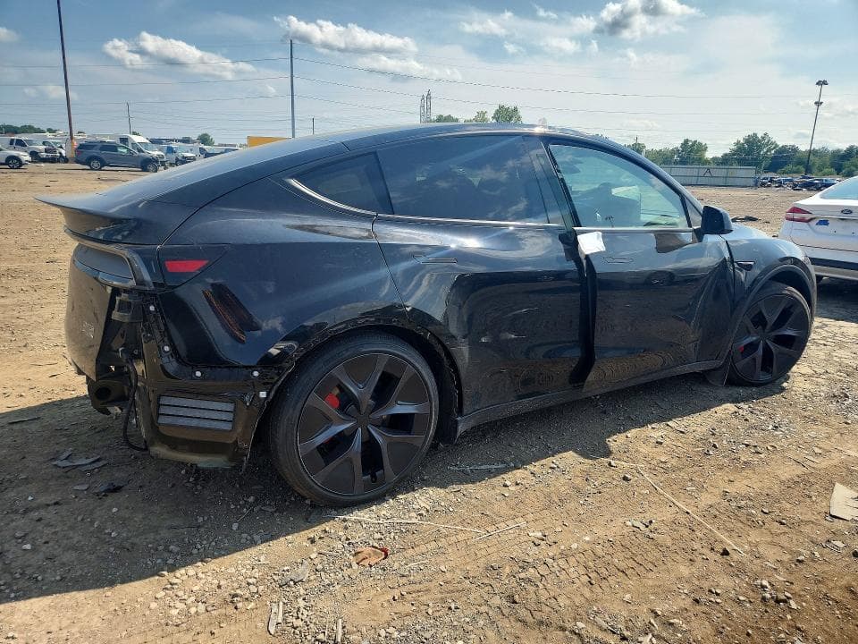 2026 TESLA MODEL Y 3
