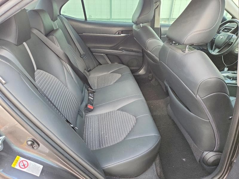 2018 TOYOTA CAMRY SE 10