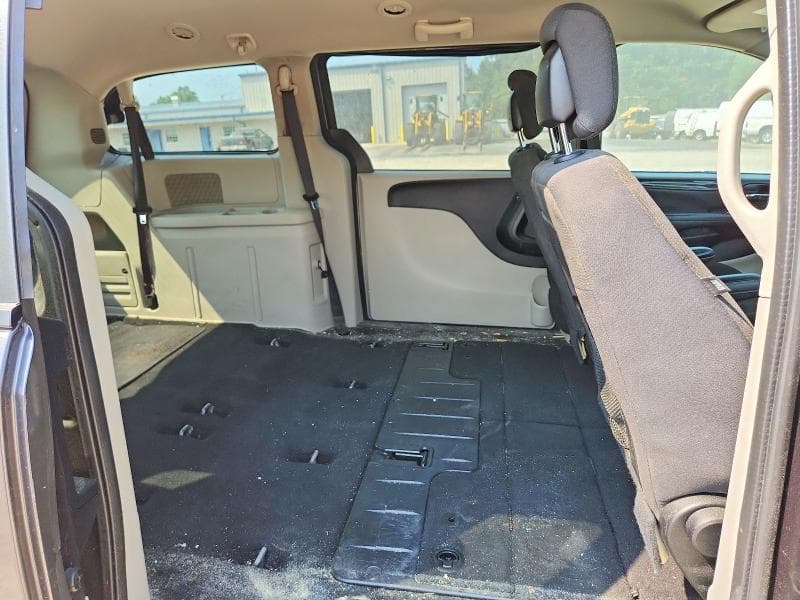 2017 DODGE GRAND CARAVAN SE 11