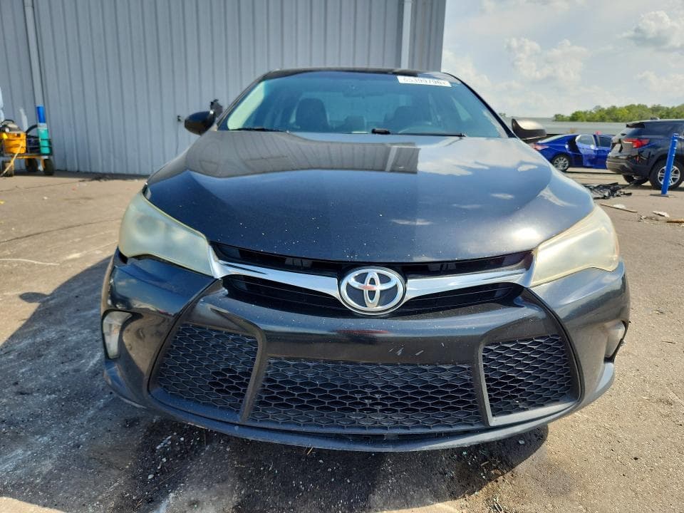 2017 TOYOTA CAMRY SE 5
