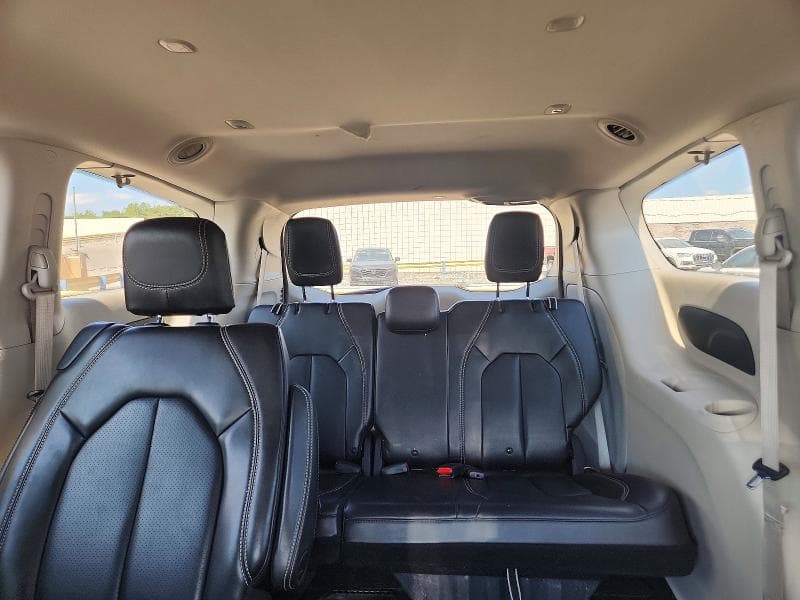 2020 CHRYSLER VOYAGER LXI 10