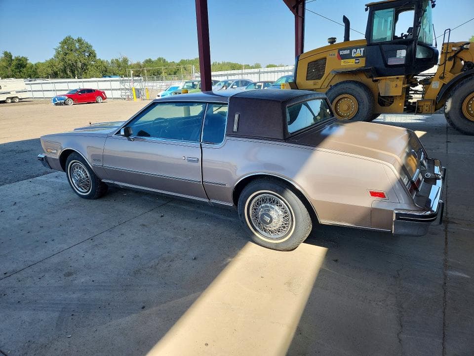1984 OLDSMOBILE TORONADO BROUGHAM 2