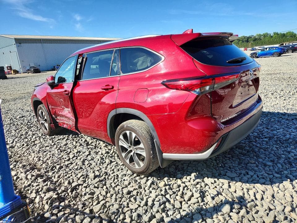2021 TOYOTA HIGHLANDER XLE 2