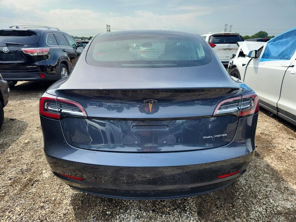 2018 TESLA MODEL 3 6