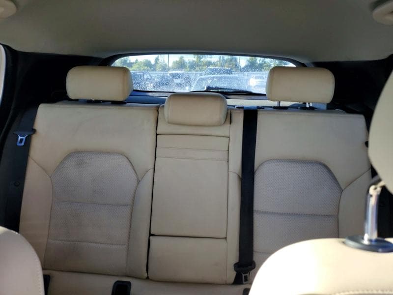 2018 INFINITI QX30 LUXE 10