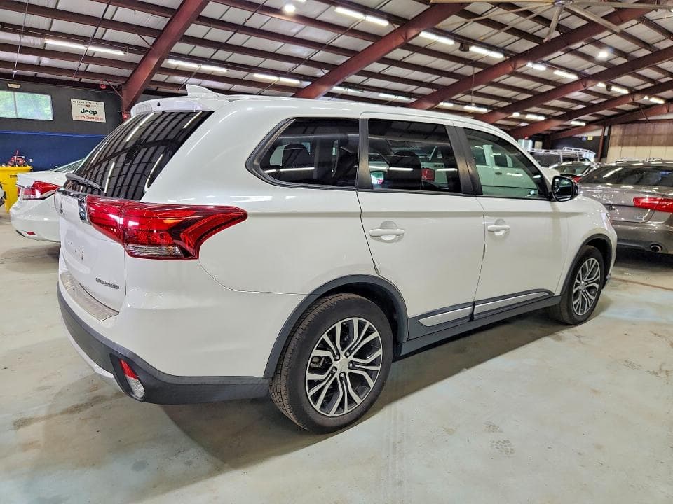 2017 MITSUBISHI OUTLANDER ES 3