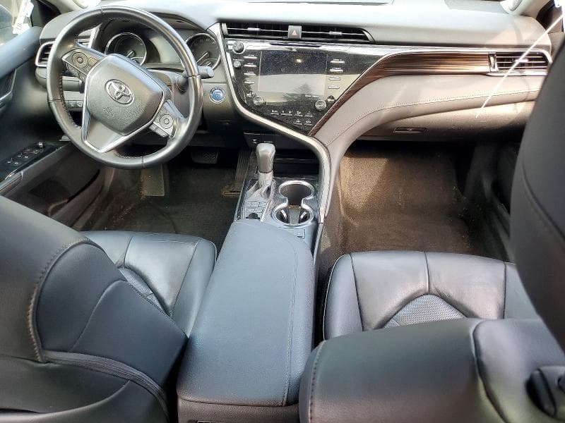 2019 TOYOTA CAMRY HYBRID XLE 8