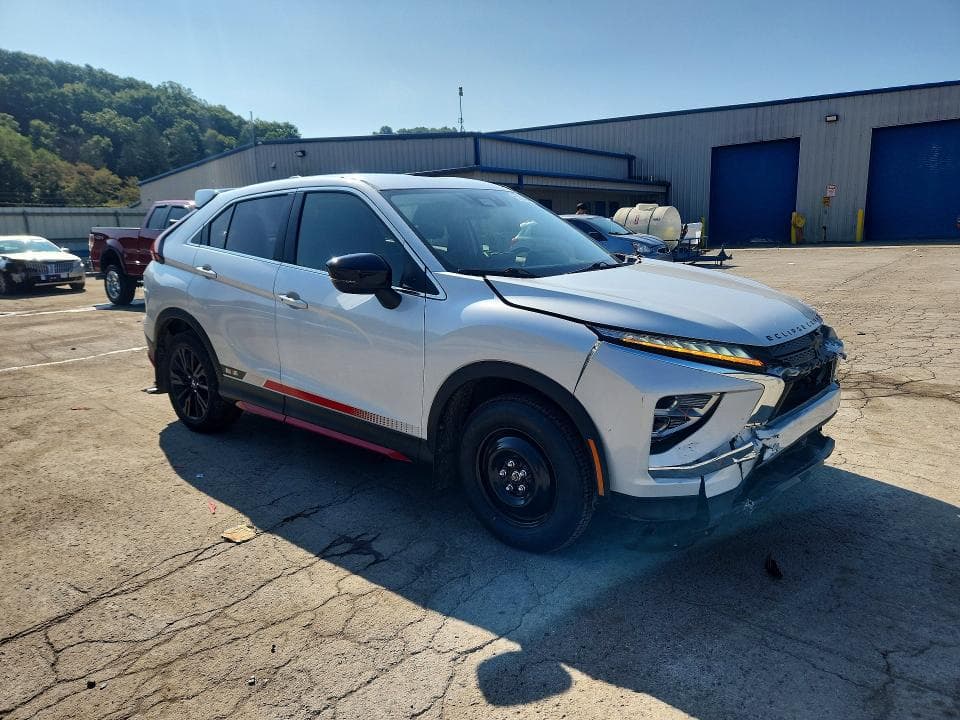 2024 MITSUBISHI ECLIPSE CROSS LE 4