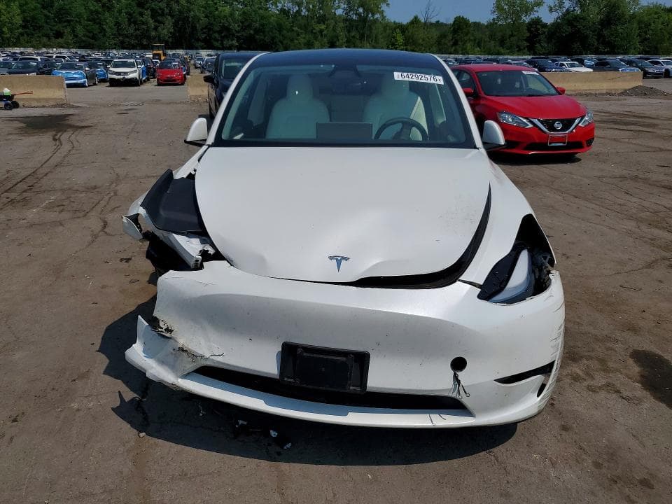 2025 TESLA MODEL Y 5