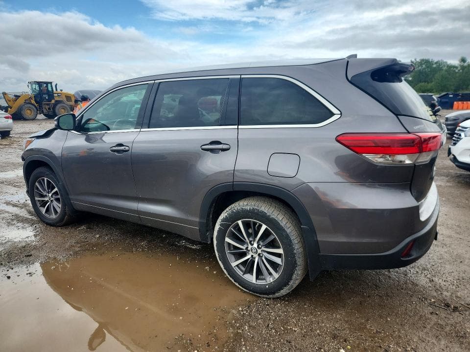 2018 TOYOTA HIGHLANDER XLE 2