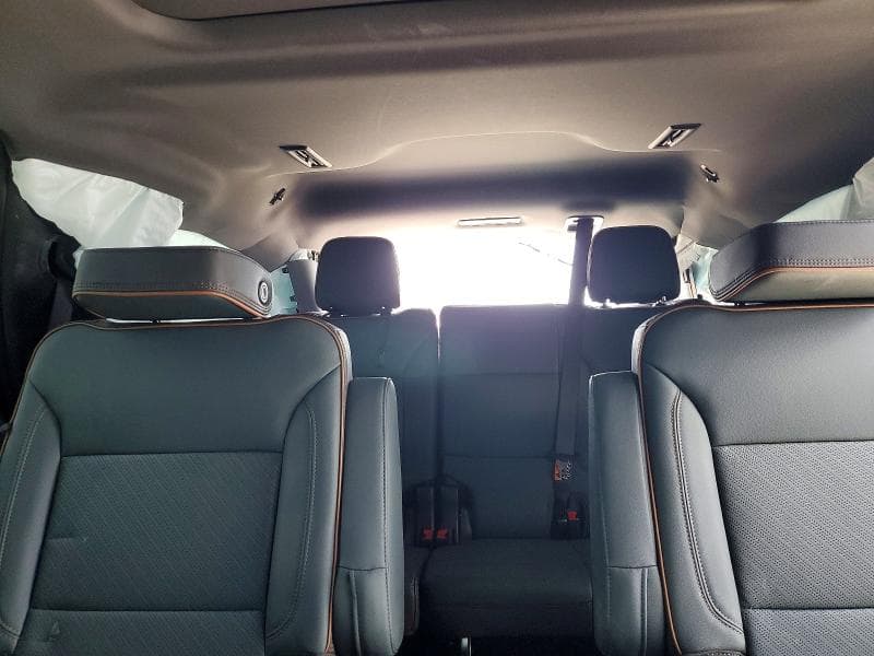 2025 GMC YUKON AT4 10
