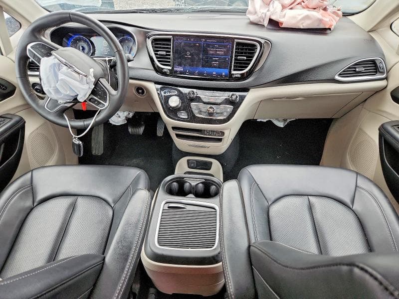 2024 CHRYSLER PACIFICA TOURING L 8