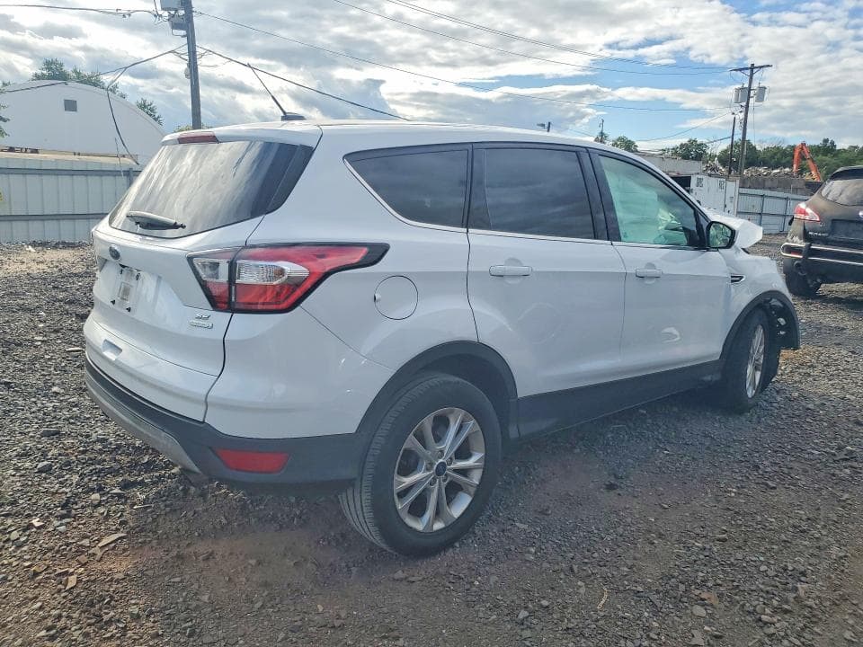 2017 FORD ESCAPE SE 3