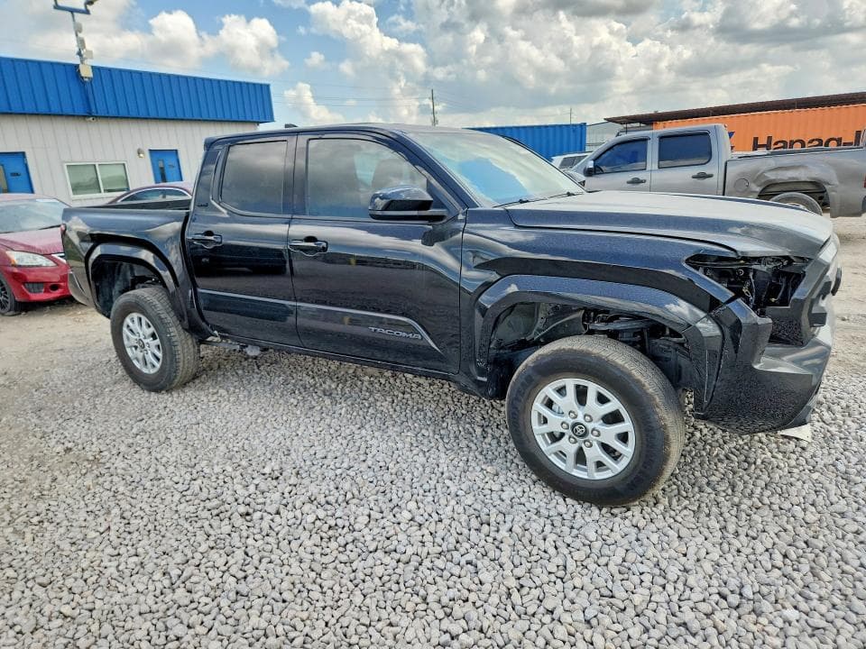 2025 TOYOTA TACOMA SR5 4