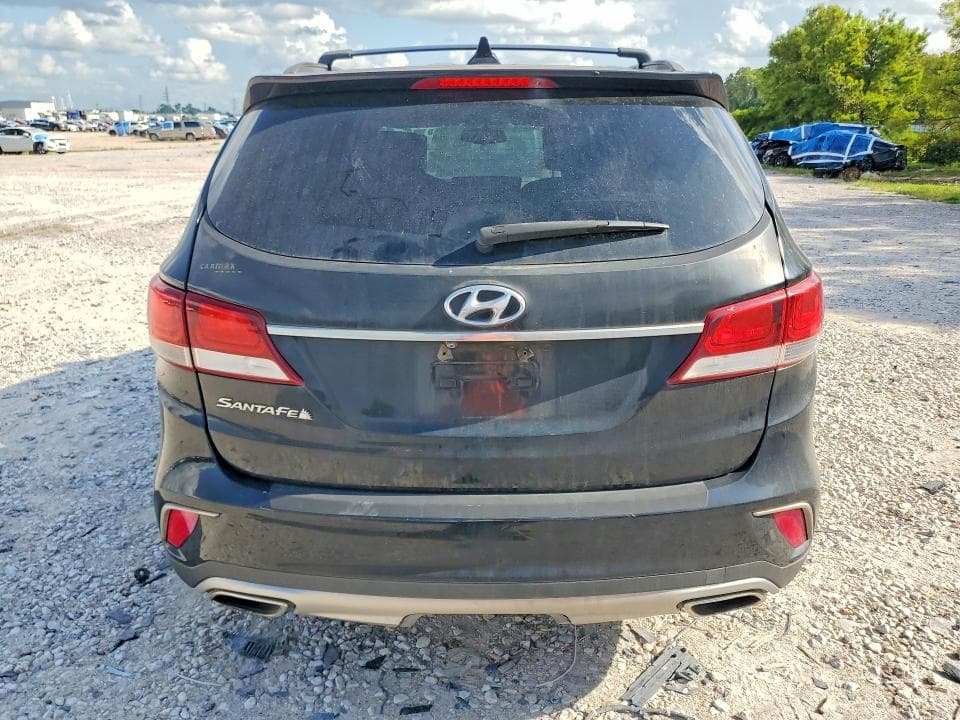 2017 HYUNDAI SANTA FE SE 6