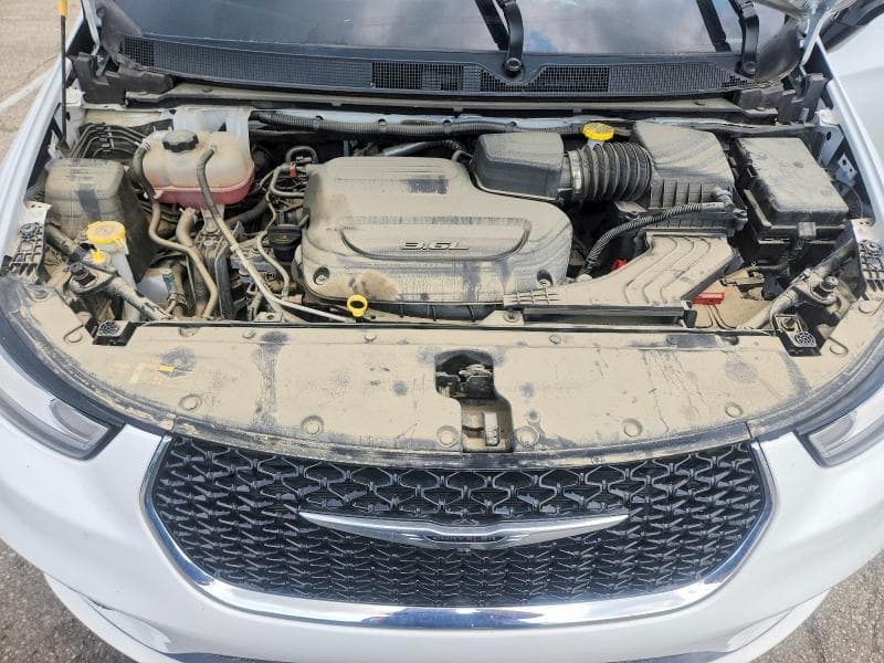 2024 CHRYSLER PACIFICA TOURING L 12