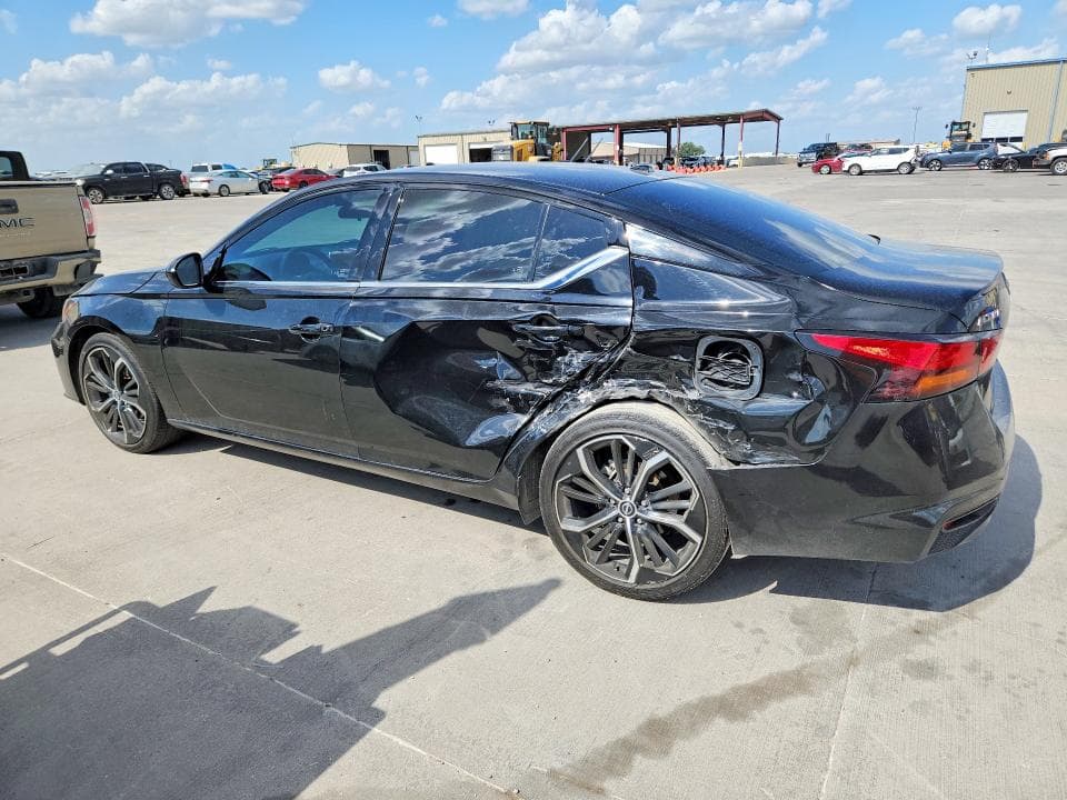 2023 NISSAN ALTIMA SR 2