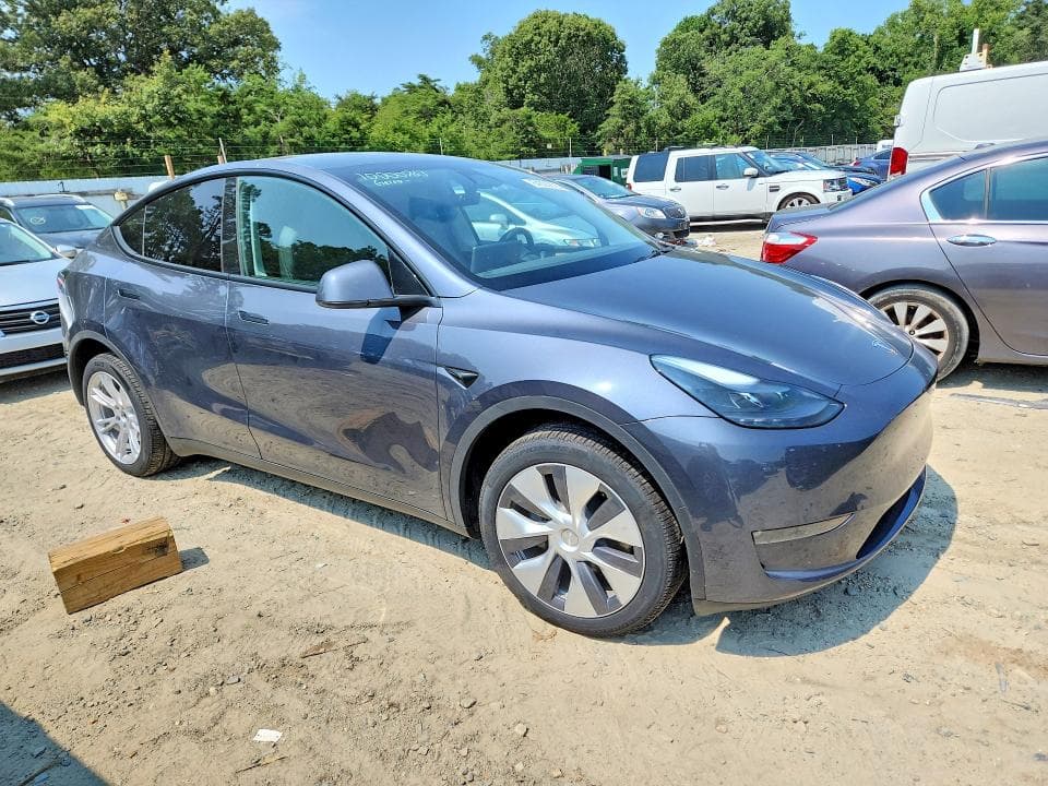 2023 TESLA MODEL Y 4