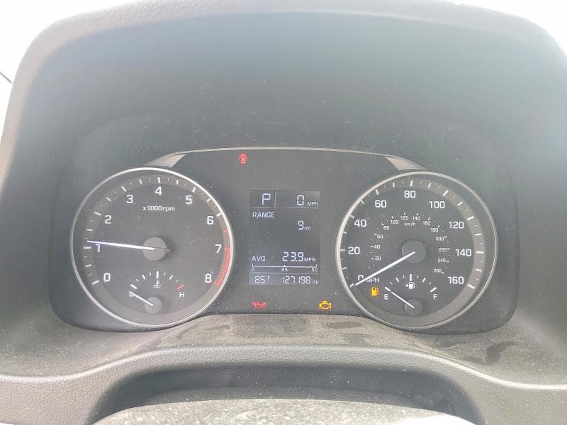2017 HYUNDAI ELANTRA SE 9