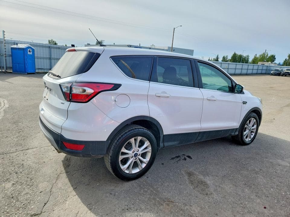 2017 FORD ESCAPE SE 3