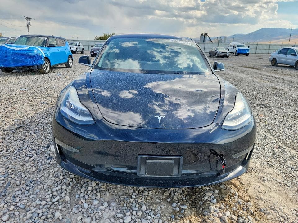 2018 TESLA MODEL 3 5