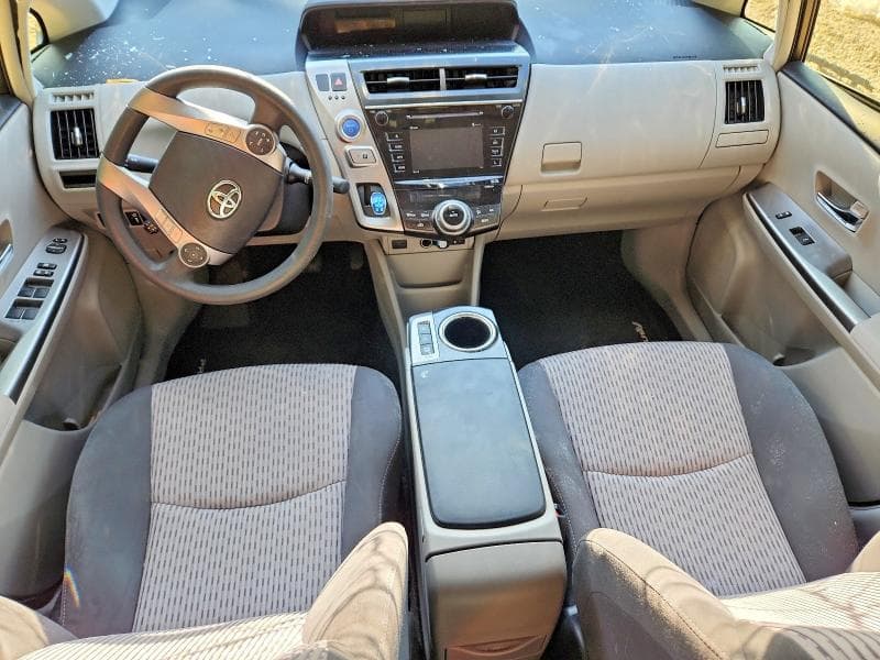 2017 TOYOTA PRIUS V THREE 8