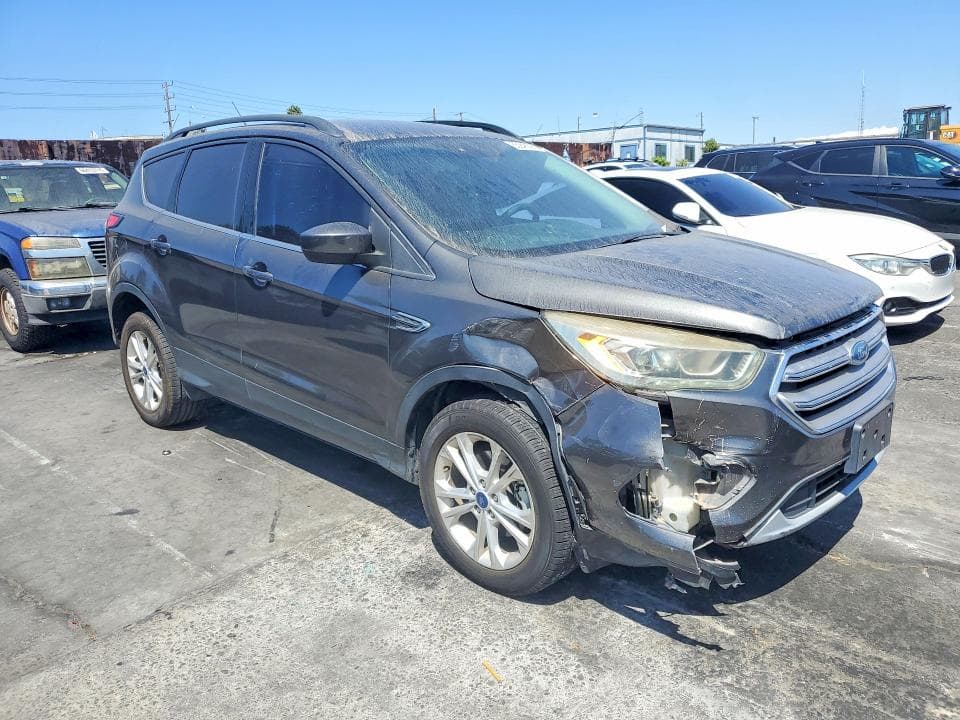 2017 FORD ESCAPE SE 4