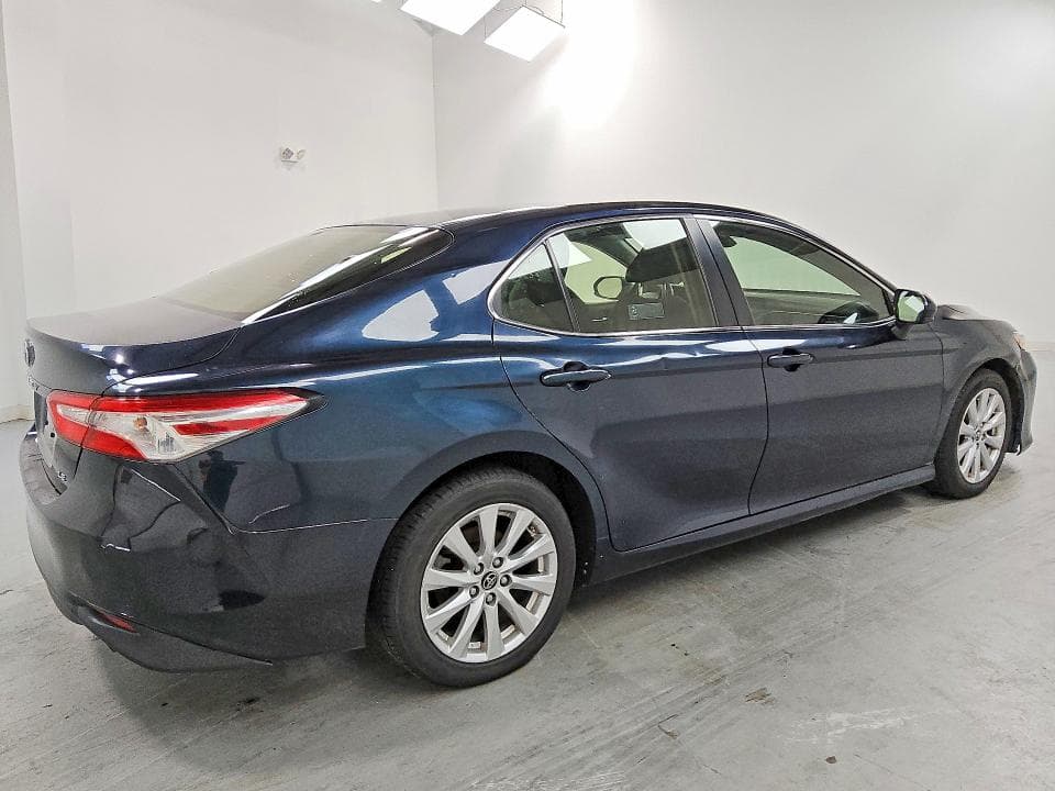 2018 TOYOTA CAMRY LE 3