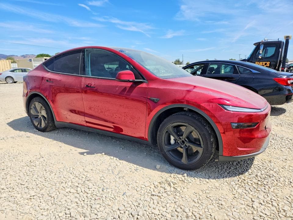 2026 TESLA MODEL Y 4