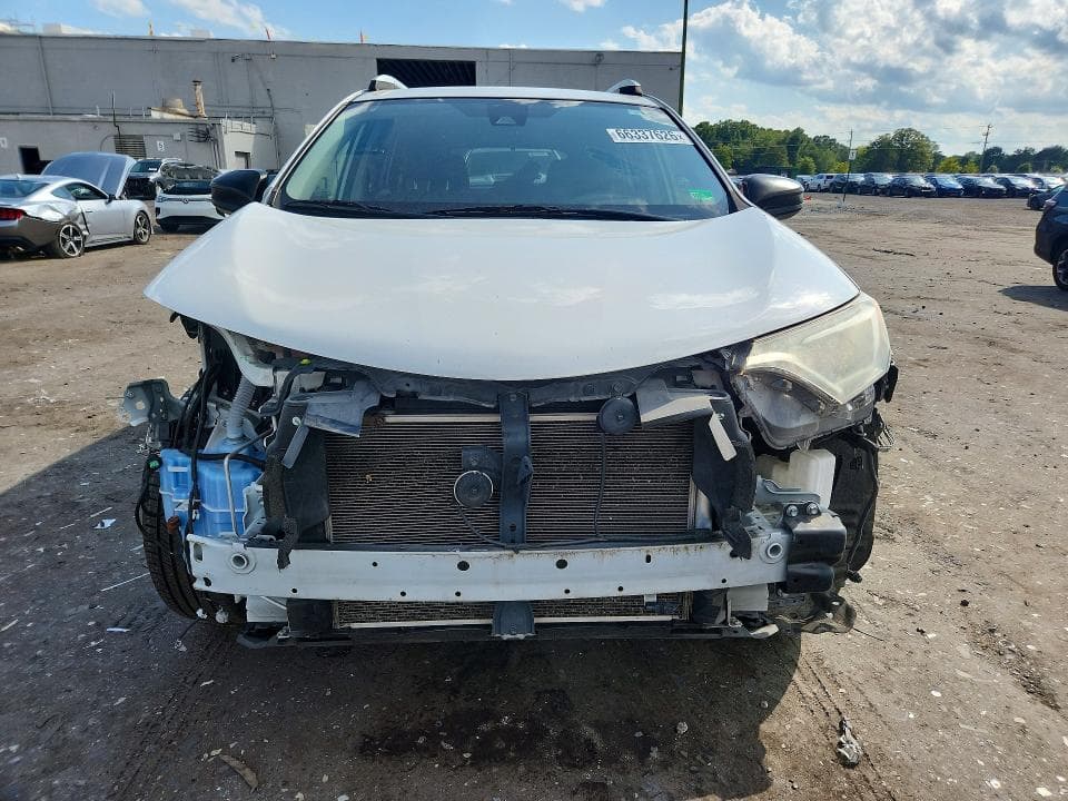 2018 TOYOTA RAV4 LE 5