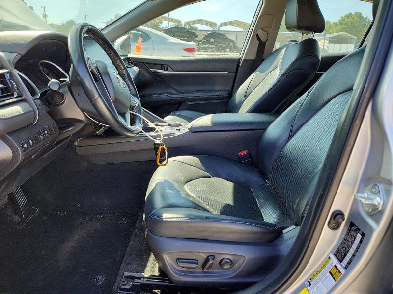 2021 TOYOTA CAMRY XLE 7