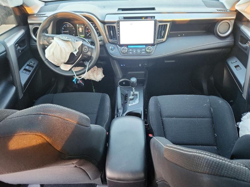 2017 TOYOTA RAV4 XLE 8