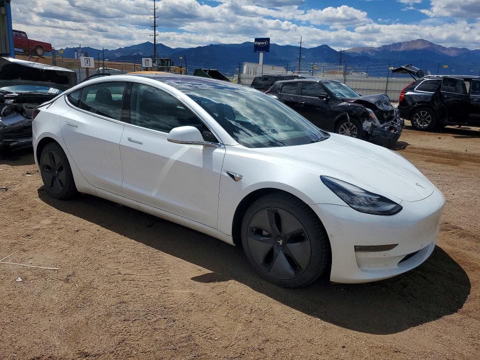 2018 TESLA MODEL 3 4