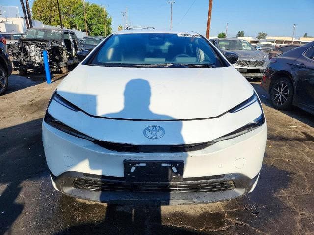 2025 TOYOTA PRIUS LE 5