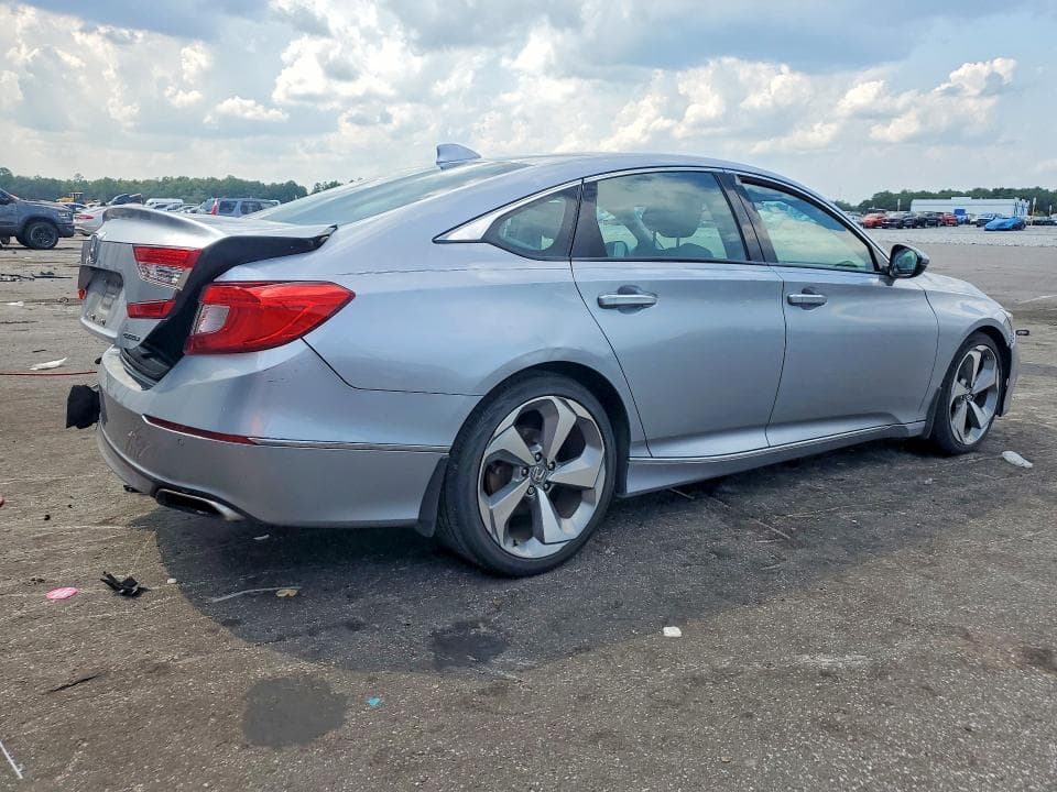 2018 HONDA ACCORD TOURING 3