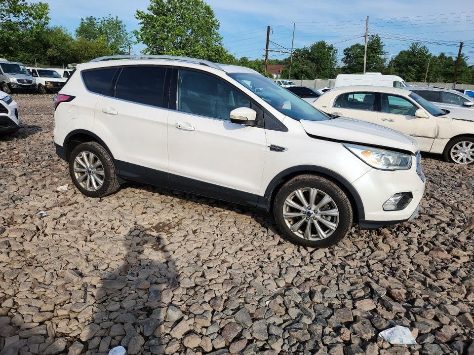 2017 FORD ESCAPE TITANIUM 4