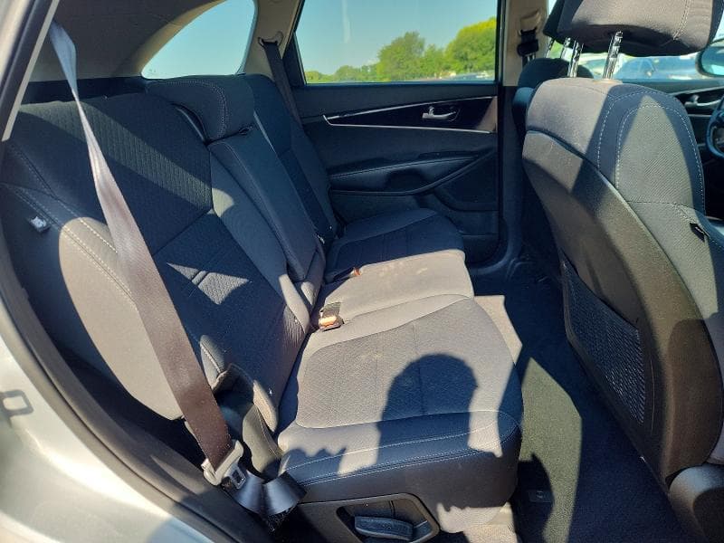 2017 KIA SORENTO LX 11