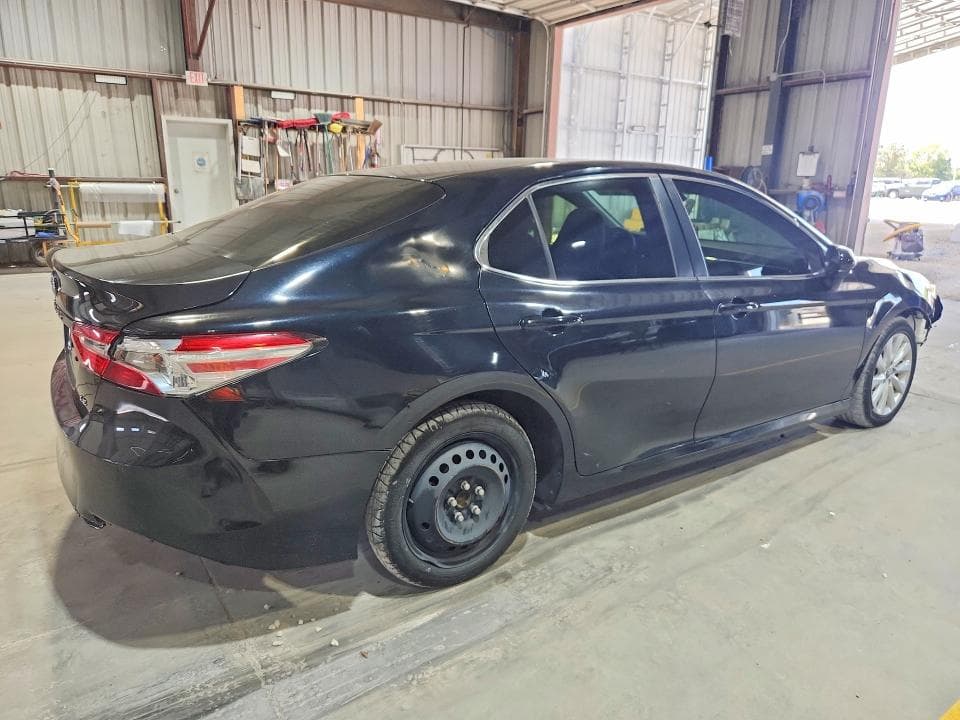 2018 TOYOTA CAMRY LE 3
