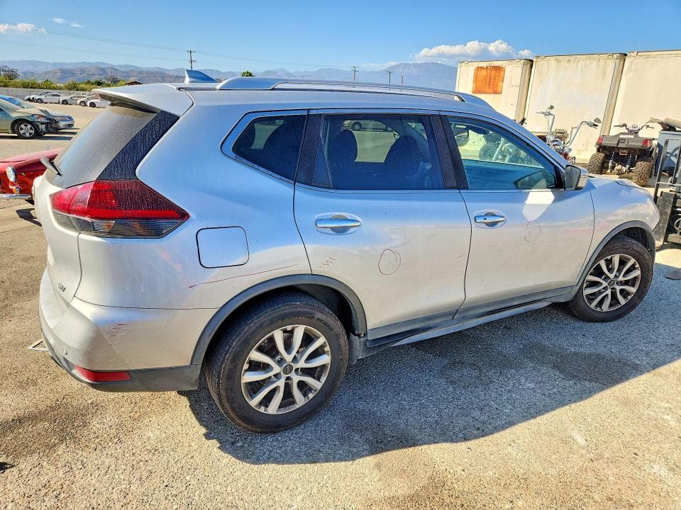 2020 NISSAN ROGUE SV 3