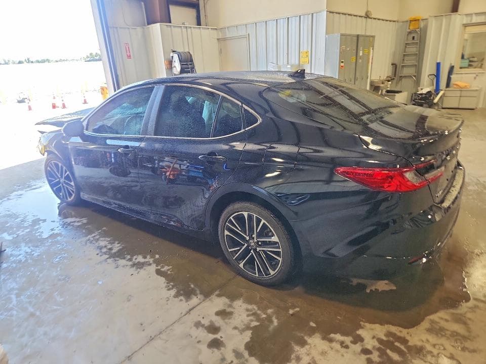 2025 TOYOTA CAMRY XLE 2