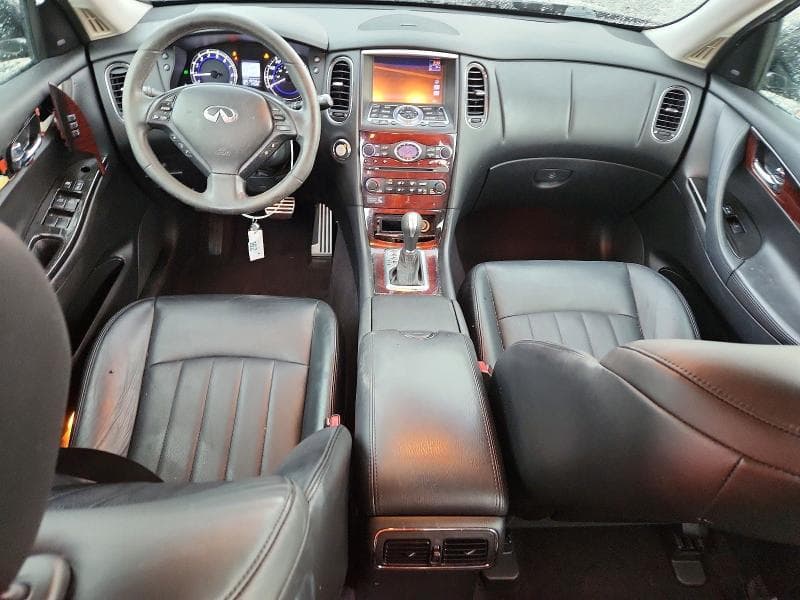 2017 INFINITI QX50 BASE 8