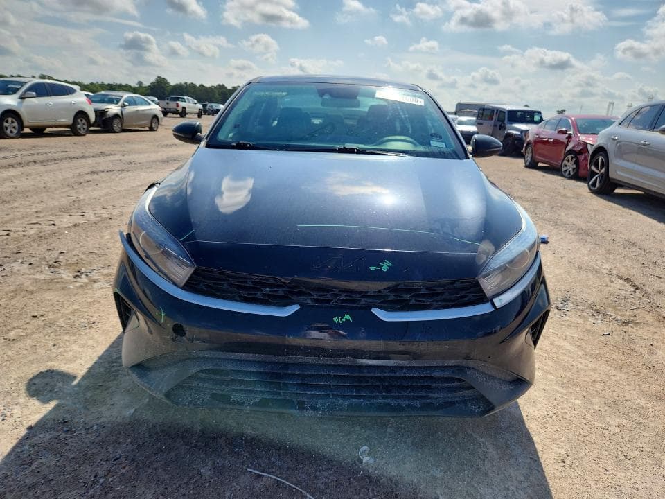 2023 KIA FORTE LXS 5