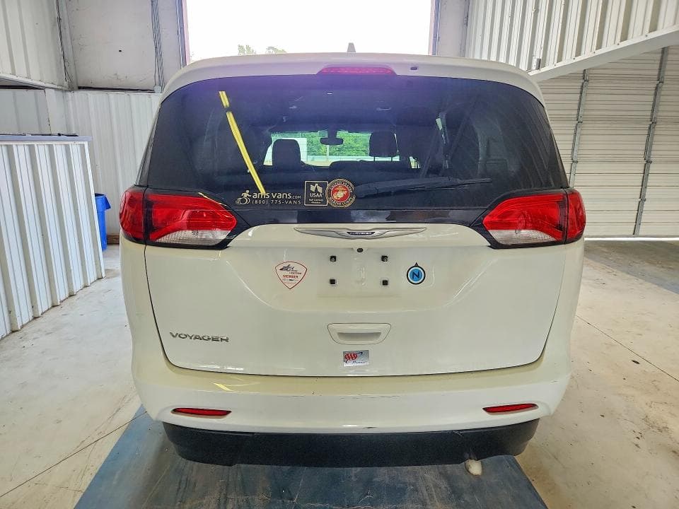 2020 CHRYSLER VOYAGER LXI 6