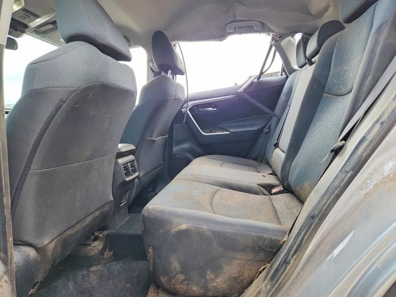 2025 TOYOTA RAV4 XLE 11