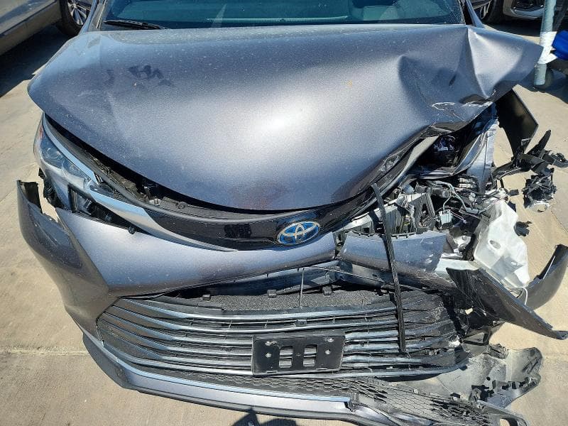 2025 TOYOTA SIENNA PLATINUM 7-PASSENGER 12