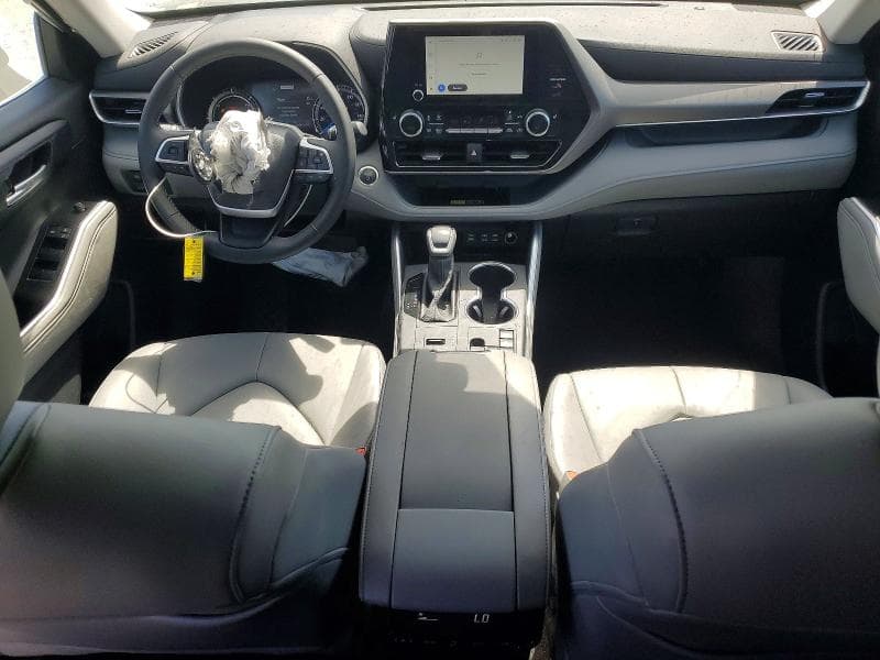 2026 TOYOTA HIGHLANDER HYBRID XLE 8